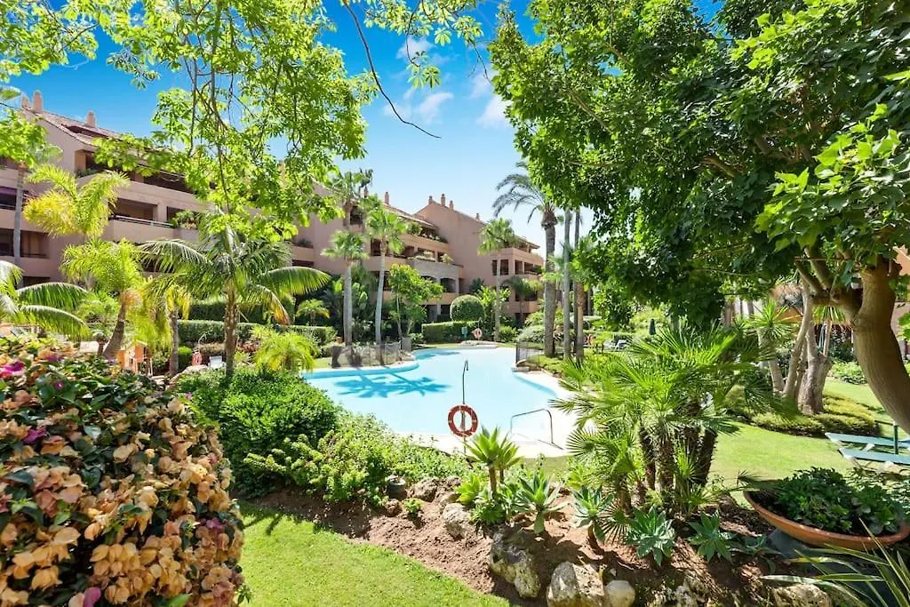 Breath Taking Views At Las Brisas, 3Br Flat W/Pool Marbella Apartment